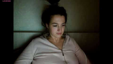 Snapshot of elisa_dove208 chatting on 11.05.25 elisa_dove208 online show from 11.05.25