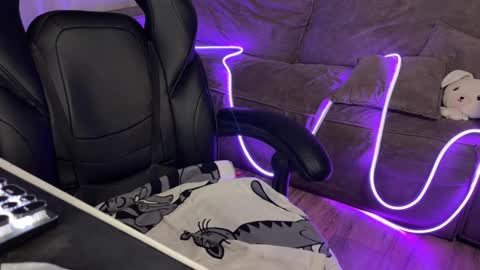 Snapshot of elisa_north chatting on 02.08.25 Elisa North online show from 02.08.25