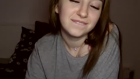 Snapshot of elizabet_18 chatting on 02.19.25 Elizabet 18 online show from 02.19.25