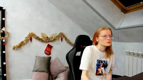 Snapshot of elizabeth_harpper chatting on 01.07.25 Elizabeth online show from 01.07.25