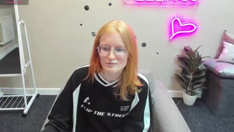 Snapshot of elizabeth_harpper chatting on 01.17.25 Elizabeth online show from 01.17.25