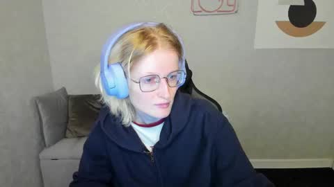 Snapshot of elizabeth_harpper chatting on 09.22.25 Elizabeth online show from 09.22.25