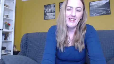 Snapshot of ella_max_live chatting on 03.04.25 Ella  Max online show from 03.04.25