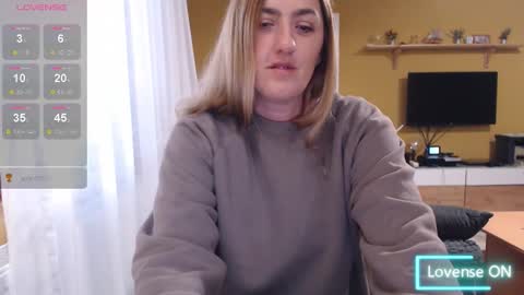 Snapshot of ella_max_live chatting on 10.05.25 Ella  Max online show from 10.05.25