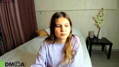elle_ellise online show from 09.30.25