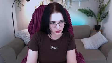 ellie_magic online show from 03.04.25