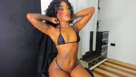 Snapshot of emattaylor chatting on 09.12.25 . online show from 09.12.25