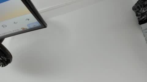 Snapshot of emelie_ch_ chatting on 12.02.24 Emily online show from 12.02.24