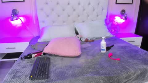 Snapshot of emelie_ch_ chatting on 12.06.24 Emily online show from 12.06.24