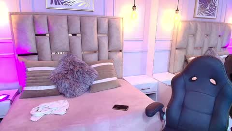 Snapshot of emelie_ch_ chatting on 01.09.25 Emily online show from 01.09.25