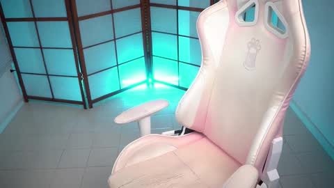 Snapshot of emili_2 chatting on 11.09.25 Emili online show from 11.09.25