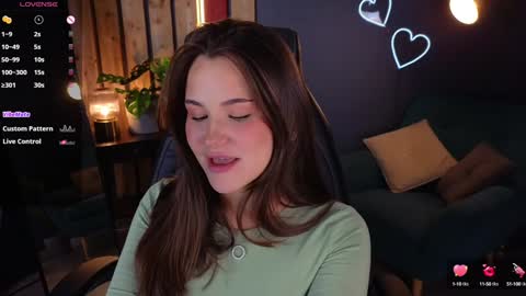 Snapshot of emilia_dream chatting on 12.05.24 emilia_dream online show from 12.05.24