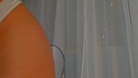 Snapshot of emilia_dream chatting on 01.24.25 emilia_dream online show from 01.24.25