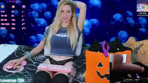 EmiliaMoon online show from 10.21.25