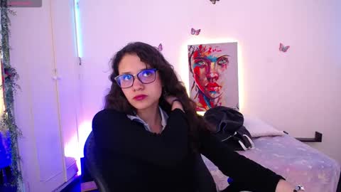 Emili Russo online show from 10.15.25