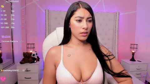 Snapshot of emily_roux chatting on 03.09.25 EMILY online show from 03.09.25