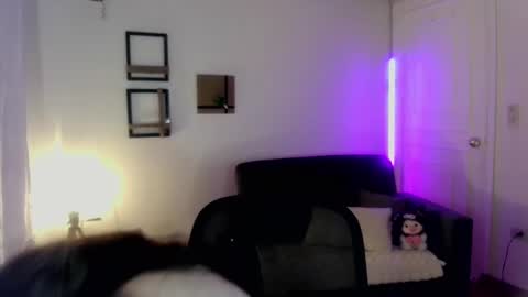 Snapshot of emily_swan_04 chatting on 02.14.25 Emily Swan online show from 02.14.25