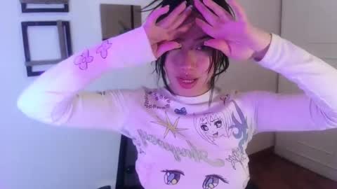 Snapshot of emily_swan_04 chatting on 03.06.25 Emily Swan online show from 03.06.25