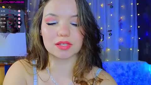 Snapshot of emilyart_ chatting on 01.16.25 artist Emily online show from 01.16.25