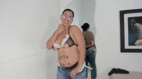 emilyy_cooperr online show from 10.04.25