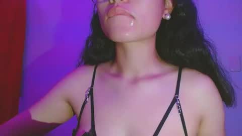 Snapshot of emma_2727 chatting on 11.07.25 Emma online show from 11.07.25