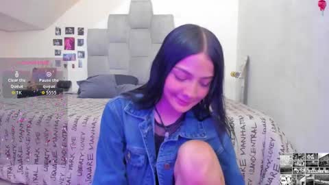 Snapshot of emma__15 chatting on 09.19.25 emma  online show from 09.19.25