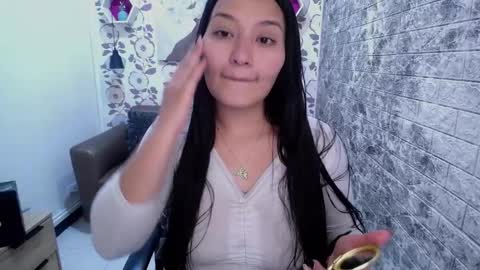 Snapshot of emma_garciaa_ chatting on 03.01.25 emma online show from 03.01.25