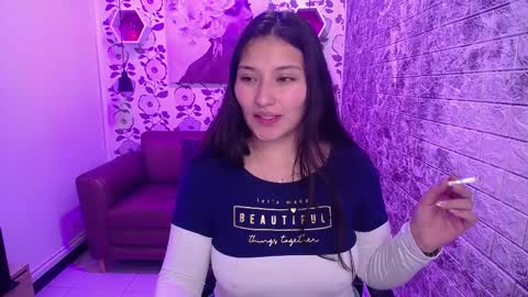 Snapshot of emma_garciaa_ chatting on 03.08.25 emma online show from 03.08.25