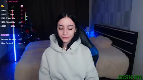 Snapshot of emma_jordan chatting on 02.12.25 Emma online show from 02.12.25