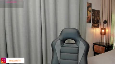 Snapshot of emma_petite4u chatting on 02.20.25 Emma online show from 02.20.25