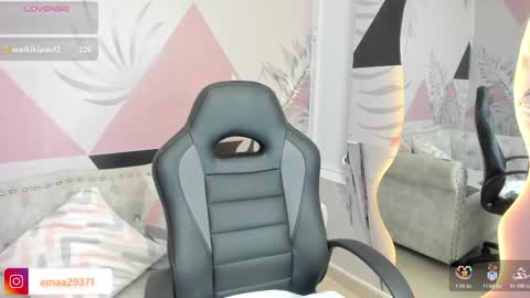 Snapshot of emma_petite4u chatting on 03.04.25 Emma online show from 03.04.25