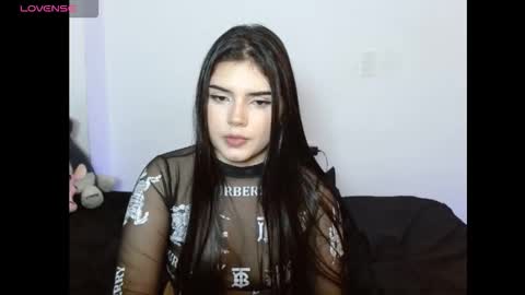 Snapshot of emma_yui19 chatting on 09.28.25 emma online show from 09.28.25