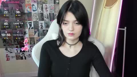 Snapshot of emmadarkk chatting on 11.14.25 Emma online show from 11.14.25