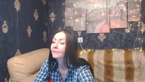 Snapshot of emmagoldx chatting on 12.16.24 EmmaGoldX online show from 12.16.24