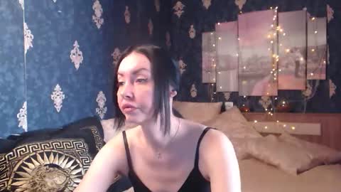 Snapshot of emmagoldx chatting on 10.25.25 EmmaGoldX online show from 10.25.25