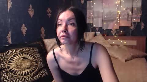 Snapshot of emmagoldx chatting on 10.25.25 EmmaGoldX online show from 10.25.25