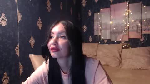 Snapshot of emmagoldx chatting on 11.03.25 EmmaGoldX online show from 11.03.25