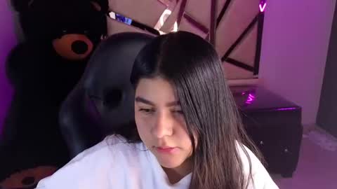 Snapshot of emmalee_a chatting on 12.28.24 Emma online show from 12.28.24