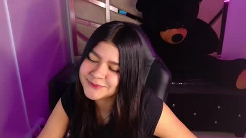 Snapshot of emmalee_a chatting on 01.07.25 Emma online show from 01.07.25