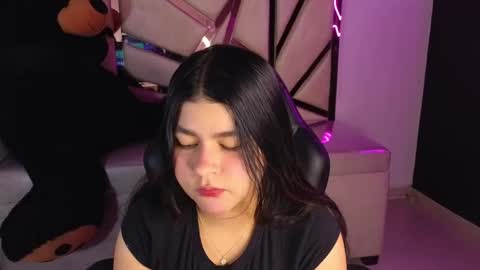 Snapshot of emmalee_a chatting on 01.26.25 Emma online show from 01.26.25