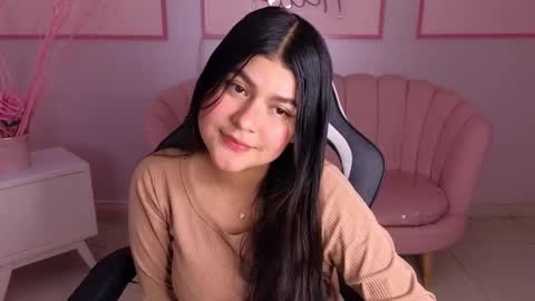 Snapshot of emmalee_a chatting on 01.27.25 Emma online show from 01.27.25