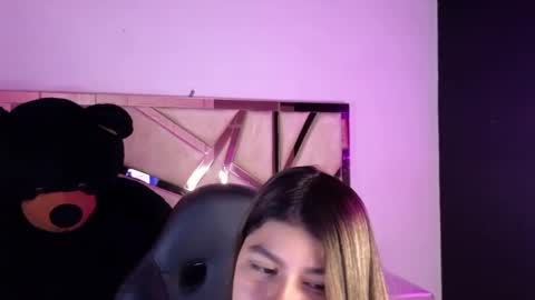 Snapshot of emmalee_a chatting on 02.20.25 Emma online show from 02.20.25