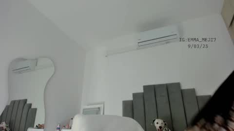 Snapshot of emmamejia7 chatting on 03.10.25 online show from 03.10.25