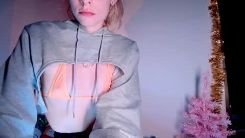 Snapshot of emmaterrestrial chatting on 01.16.25 RH-NEGATIVE GREEN-EYED BAELIEN online show from 01.16.25