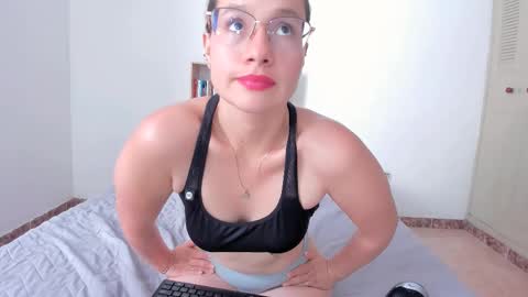 Snapshot of emmatorres9 chatting on 12.28.24 Emma Torres online show from 12.28.24