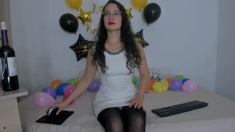 Snapshot of emmatorres9 chatting on 12.30.24 Emma Torres online show from 12.30.24