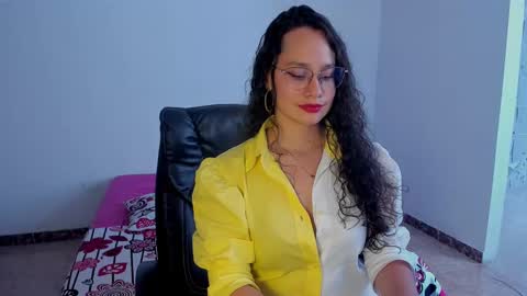 Snapshot of emmatorres9 chatting on 02.28.25 Emma Torres online show from 02.28.25