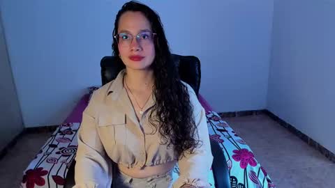 Snapshot of emmatorres9 chatting on 03.01.25 Emma Torres online show from 03.01.25