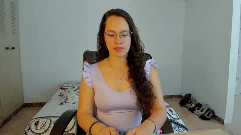 Snapshot of emmatorres9 chatting on 03.08.25 Emma Torres online show from 03.08.25