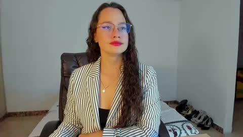Snapshot of emmatorres9 chatting on 03.11.25 Emma Torres online show from 03.11.25
